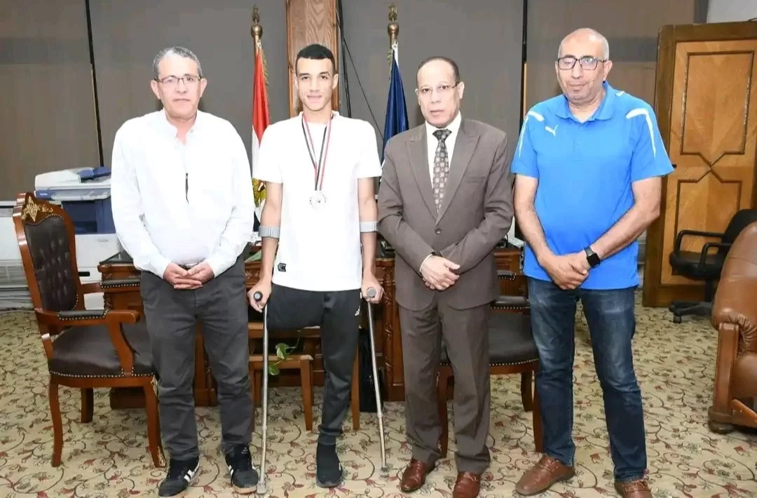 جامعة القناة تكرّم عبدالرحمن فاضل الفائز بثاني بطولة الجمهورية لتنس الطاولة
