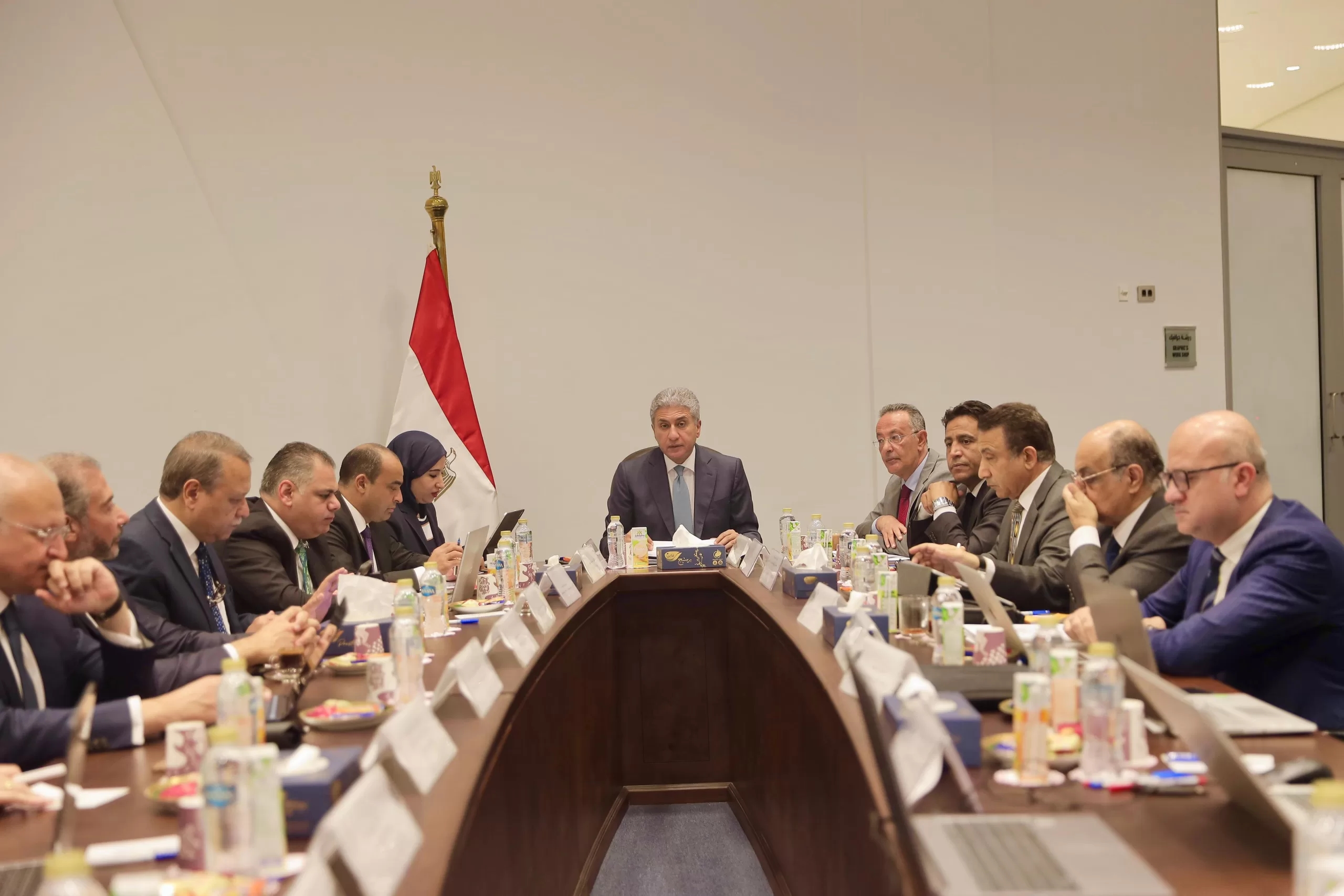 فى اجتماع مجلس إدارة المتحف المصرى الكبير.. بحث مستجدات الموقف التنفيذى للمشروع والأعمال المرتبطة بتجهيزات حفل الافتتاح.. التنسيق المسبق مع التربية والتعليم فى توقيتات وأيام زيارات الرحلات المدرسية