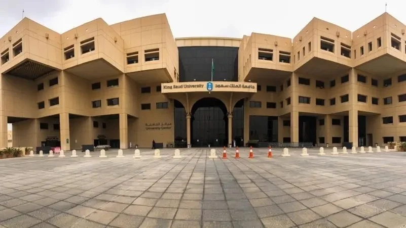 طالبة من جامعة طيبة تحصد المركز الثالث في هاكثون الابتكار الصحي الرقمي بجامعة الملك سعود