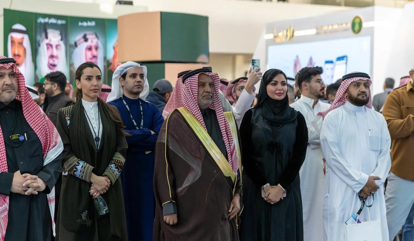 رئيس الهيئة العامة للمساحة والمعلومات الجيومكانية يزور جناح وزارة الداخلية في 'ليب 2025'