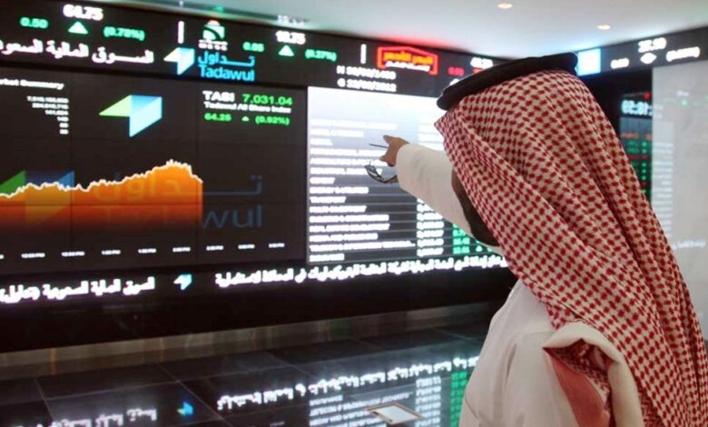 الأسهم الخليجية تقتفي أثر الأسواق العالمية وتدخل في موجة هبوط جماعي