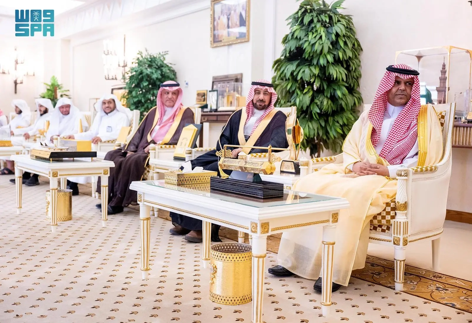 أمير القصيم يُكرّم طلبة التعليم الفائزين بمسابقة القرآن الكريم الوزارية للعام 1446هـ