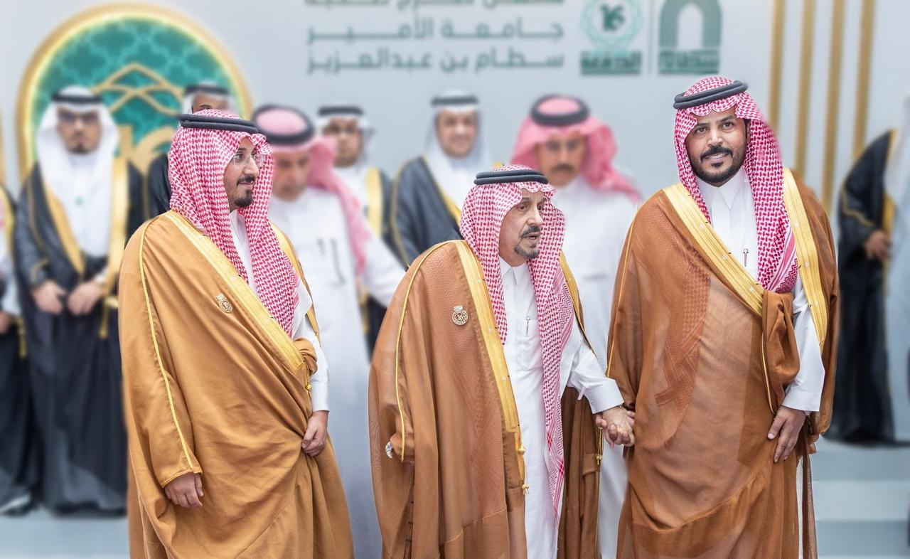 'الممخور' ينال درجة الماجستير في إدارة الأعمال