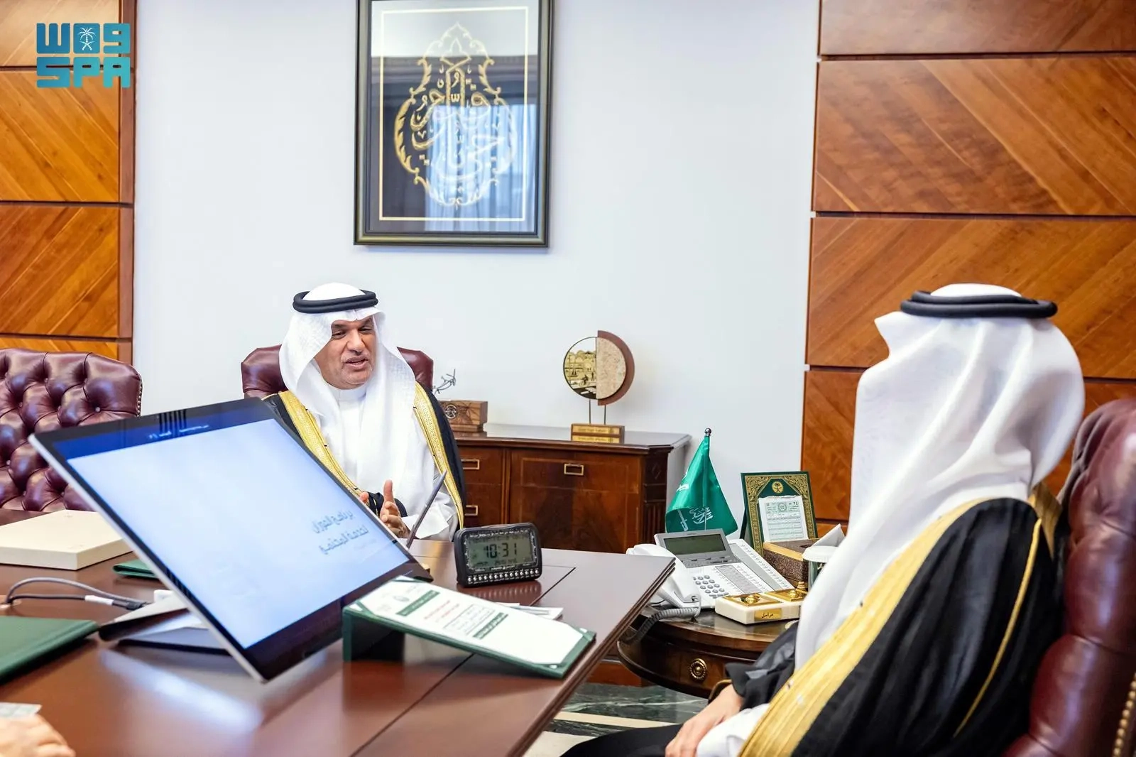 أمير المنطقة الشرقية يستقبل رئيس مجلس أمناء برنامج الفوزان لخدمة المجتمع