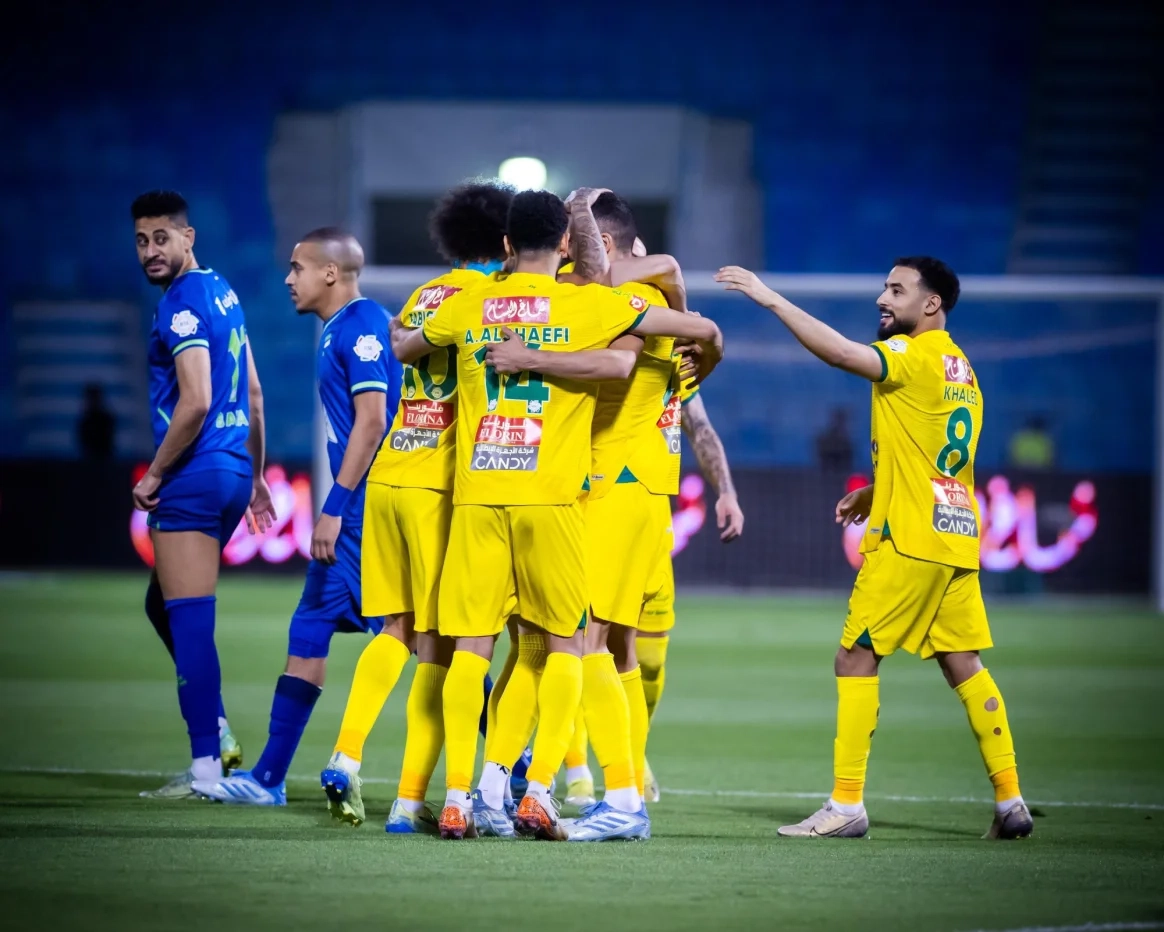 الفتح يعبر الخليج بخماسية في دوري روشن