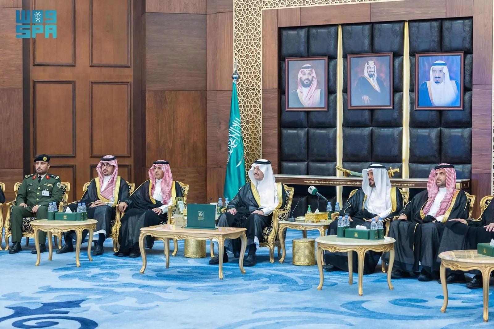 أمير المنطقة الشرقية يرعى الحفل السنوي للجنة الوطنية لرعاية السجناء والمفرج عنهم وأسرهم بالمنطقة