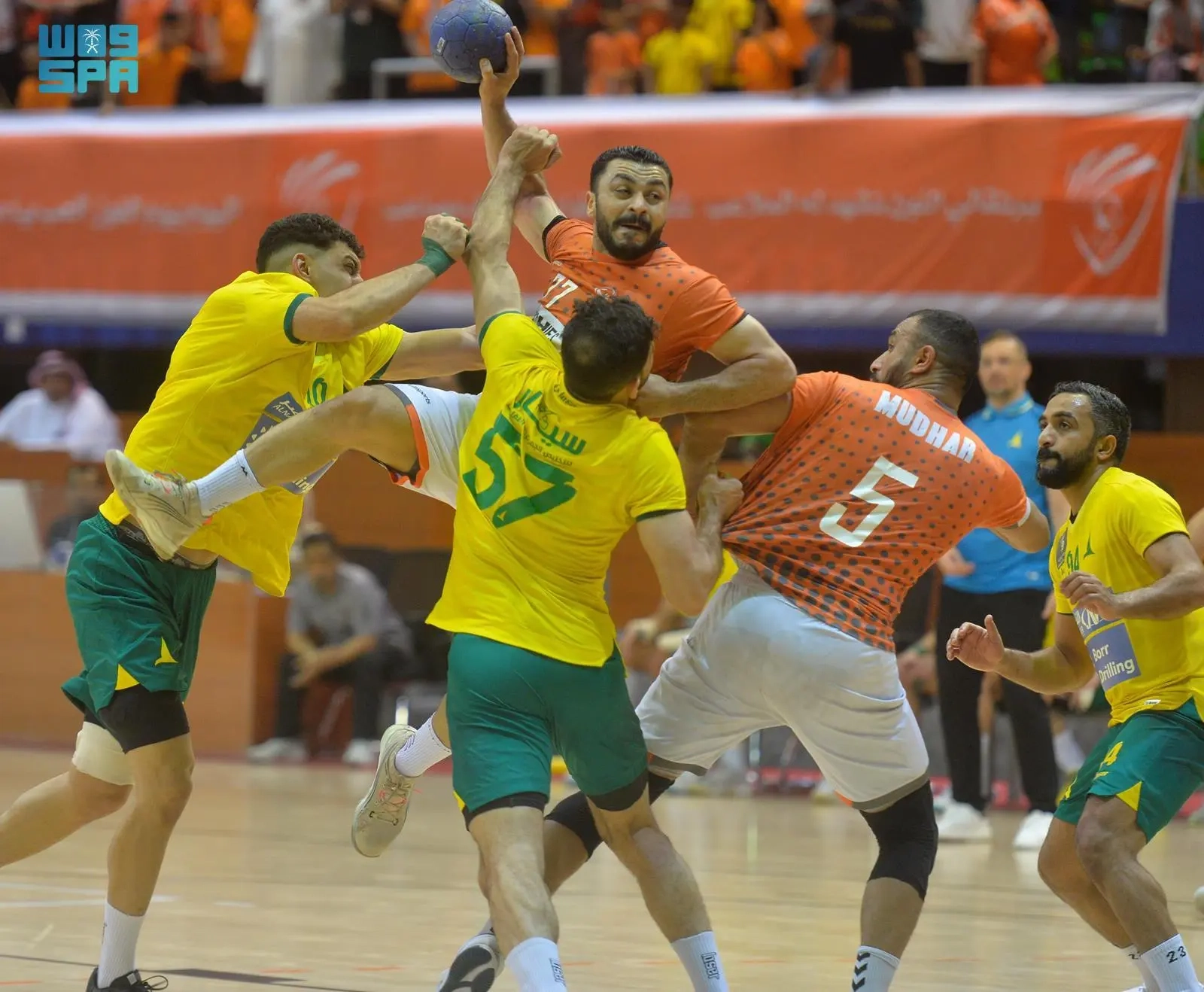 الخليج والهدى يتأهلان لنهائي كأس الاتحاد السعودي لكرة اليد