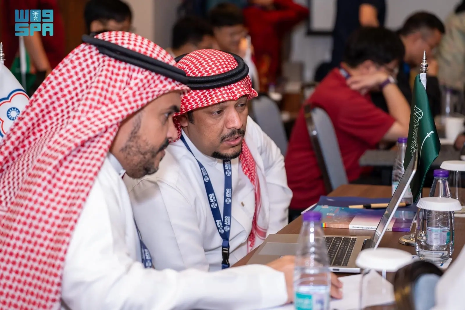 بـ 16 لغة.. 15 فريقًا من اللجنتين العلمية والتنظيمية يواصلون أعمالهم في أولمبياد الفيزياء الآسيوي