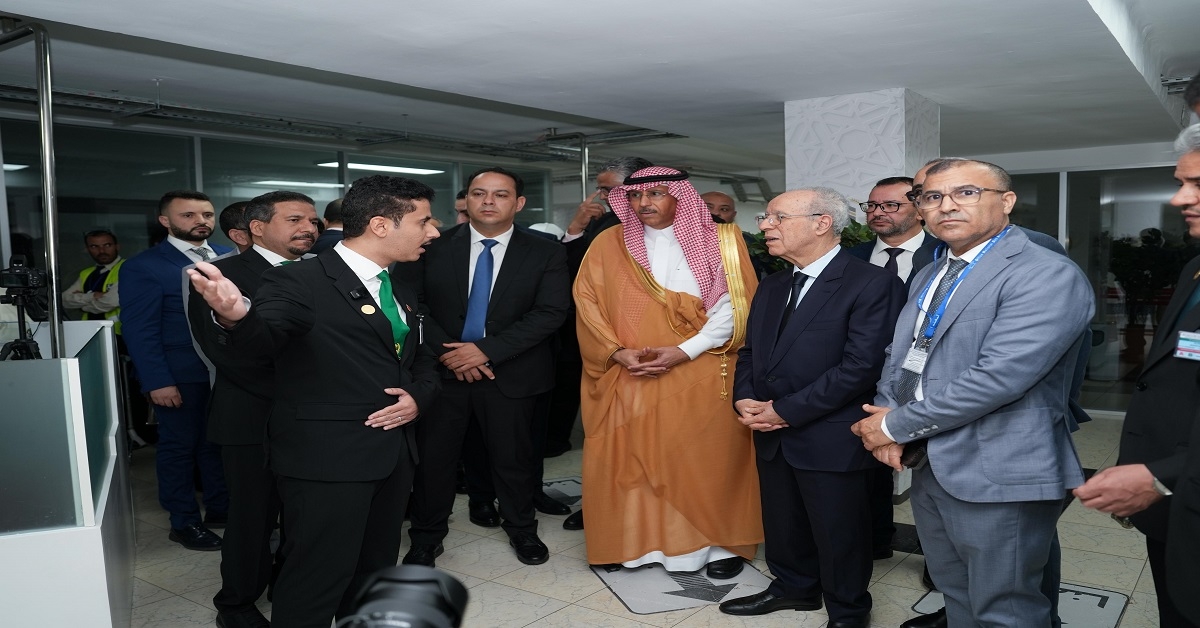 سفير المملكة لدى المغرب يتفقّد صالة مبادرة 'طريق مكة' في مطار محمد الخامس الدولي
