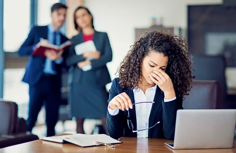 تقرير طبي: ضغوط الحياة ونقص الفيتامينات وراء الإرهاق المستمر