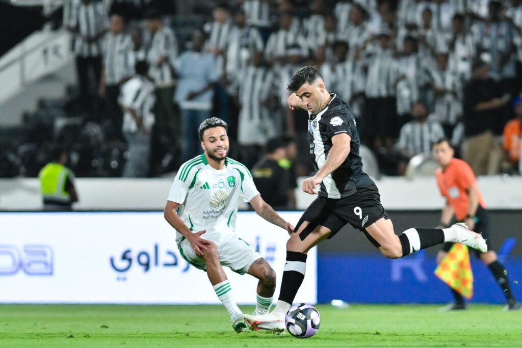 الشباب يفوز على الأهلي بثلاثية في الجولة الـ 31 من دوري المحترفين