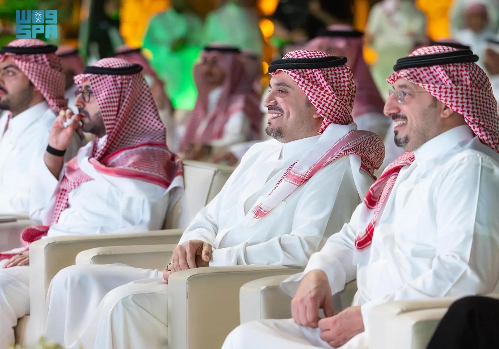 الأمير فهد بن جلوي يُكرّم الفائزين بجوائز حفل ذروة سنام 2025