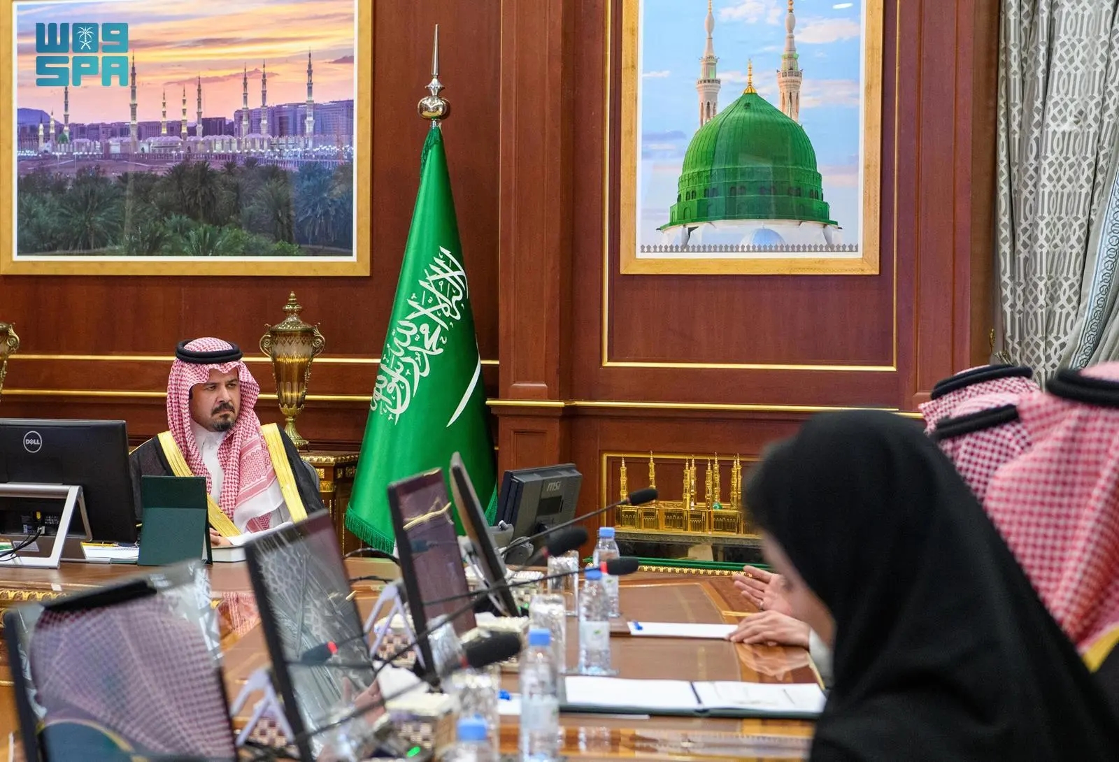 أمير المدينة المنورة يلتقي المشرف العام على البرنامج الوطني للتنمية المجتمعية في المناطق 'تنمية'