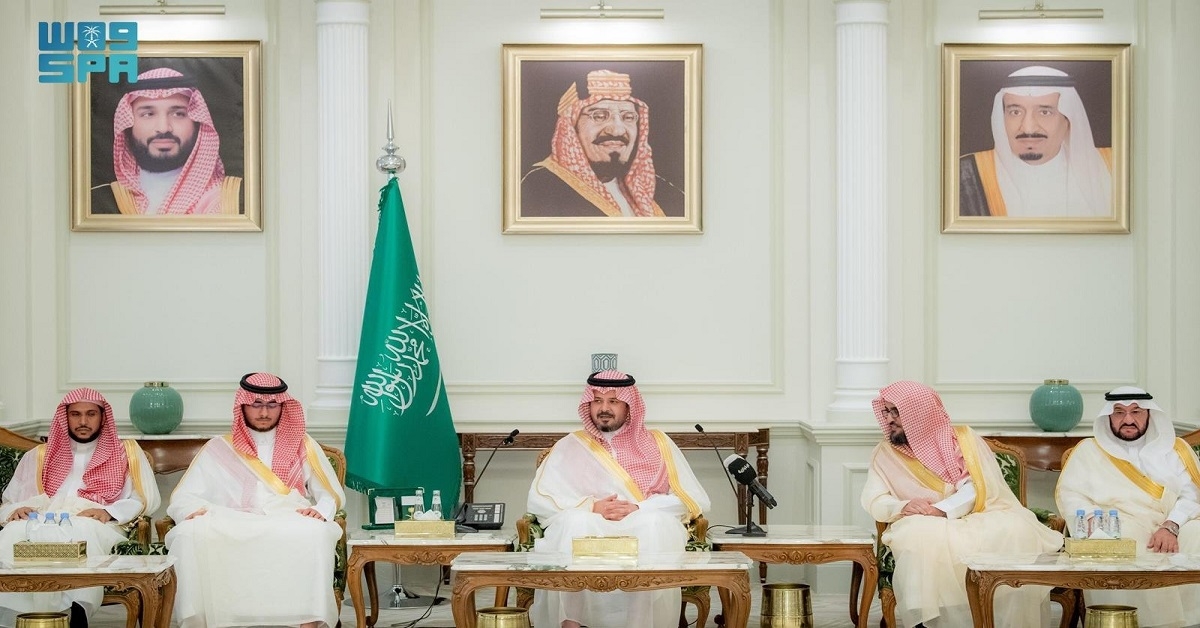 أمير منطقة المدينة المنورة يستقبل المهنئين بعيد الأضحى
