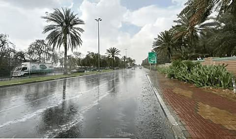 ‏'الأرصاد': أمطار متوسطة على منطقة عسير