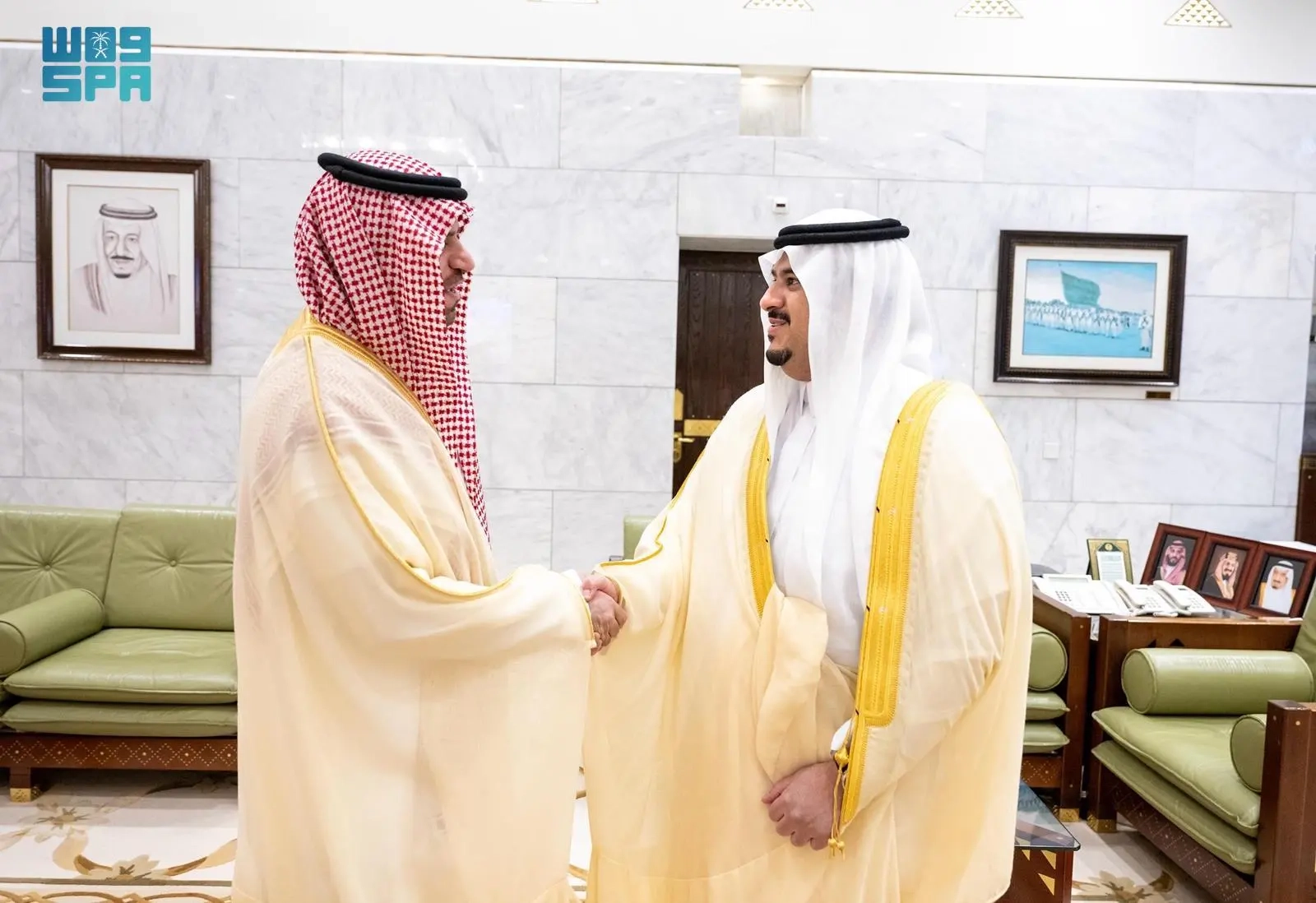 الأمير محمد بن عبدالرحمن يستقبل مدير عام التعليم بمنطقة الرياض