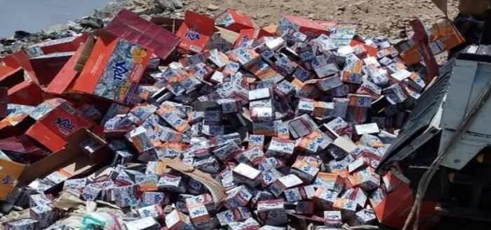 تعز .. نيابة الصناعة والتجارة تتلف 100 كرتون من مشروب يحتوي مادة محظورة