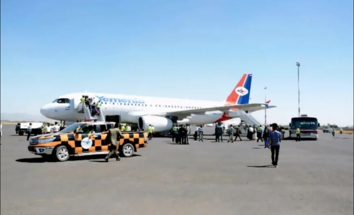 الحوثي يفوّج الحجاج من مطار صنعاء في مغامرة غير محسوبة النتائج