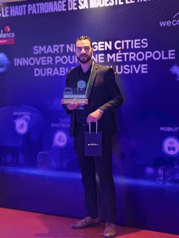 المخترع المغربي أنيس كراما يتوج بجائزة 'أحسن مشروع' في مسابقة Casa Smart City