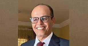 الدكتور الطيار يوضح الأبعاد القانونية والسياسية لتواجد المنقبين الموريتانيين في مناطق خلف الجدار بالصحراء
