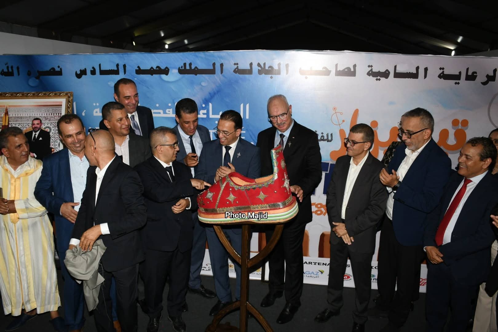 تزنيت : مهرجان تيميزار يعرض أكبر حداء تقليدي مرصع بالفضة والاحجار الكريمة