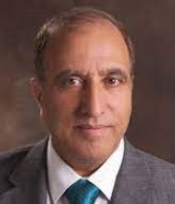 الماء والطين: أصل الخَلق وبذور الحياة