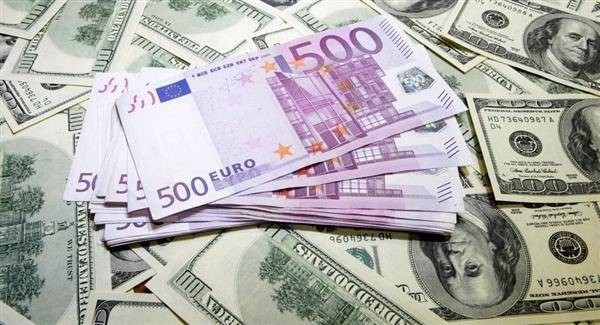 "ديرانية": توقعات بارتفاع اليورو أمام الدولار
