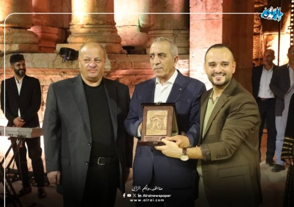 تكريم الفنان عيسى السقار على المسرح الجنوبي في مهرجان جرش 39