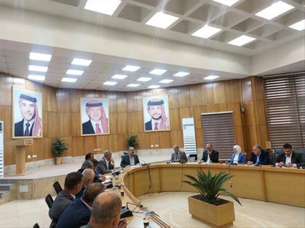 محافظ إربد يؤكد أهمية جائزة الحسين بن عبدالله الثاني للعمل التطوعي