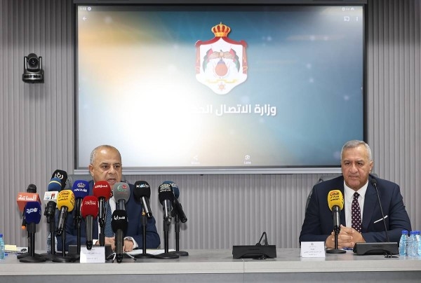 أبو صعيليك يعرض في  "منتدى التواصل" لإنجازات التحديث الإداري