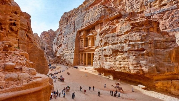 إطلاق حزمة جديدة ضمن "أردننا جنة" لتنشيط السياحة في البترا