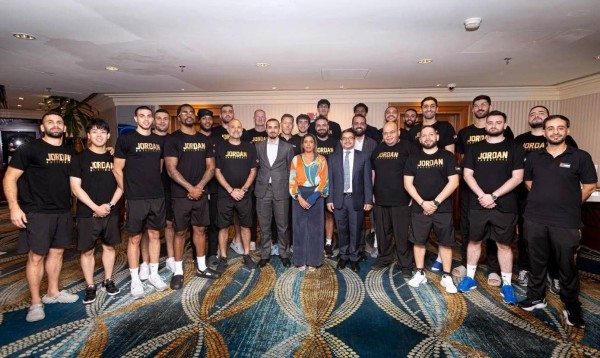 القنصل العام في جدة يزور وفد منتخب كرة السلة
