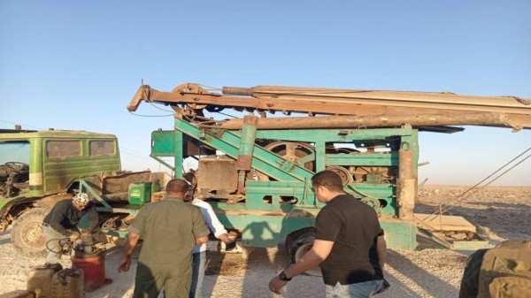 ضبط حفارة مخالفة في البادية الشرقية