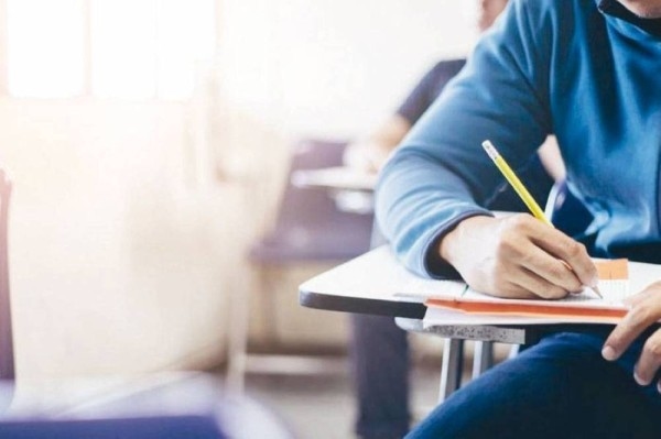 مدرسة جامعة مؤتة تحقّق تميّزًا  في نتائج التوجيهي بنسبة نجاح بلغت ٨٠ بالمئة
