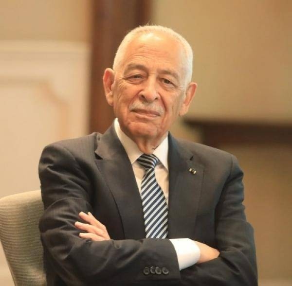 العيسوي ينقل تمنيات الملك وولي العهد بالشفاء للعين ناصر اللوزي