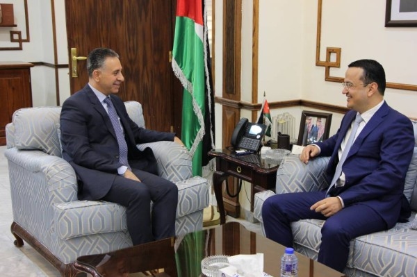 الأردن وأوزبكستان يبحثان تعزيز التعاون الاقتصادي بين البلدين