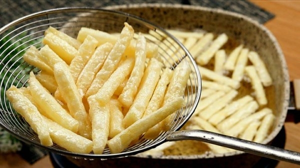 3 حصص من البطاطس المقلية أسبوعياً... تدفعك للسكري بنسبة 20%