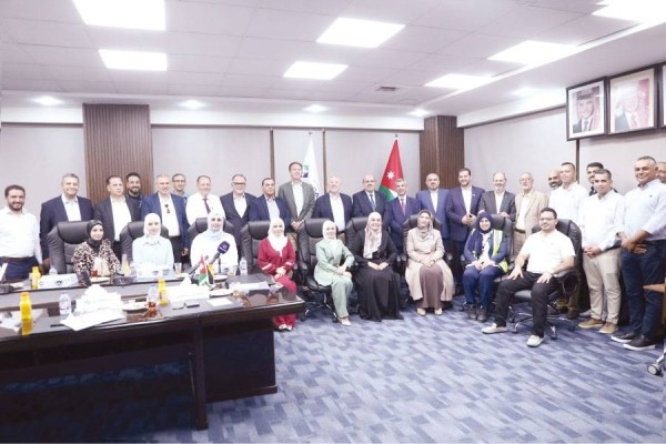 اتفاقيات لتوفير فرص تدريبية للشباب