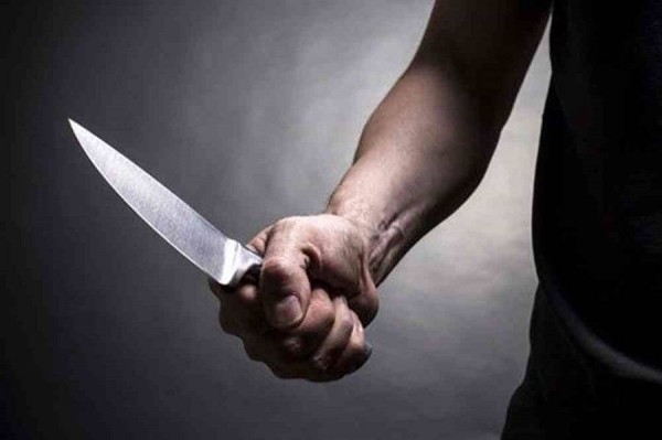 طعن شخص في عمان