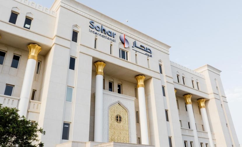 إعفاء ديون المتعثرين ماليًا من زبائن "صحار الدولي" بقيمة 2.1 مليون ريال