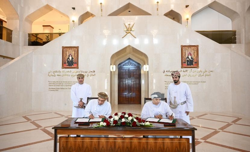 "أومينفست" توقع عقدًا مع وزارة الخارجية لرعاية بطولة كأس عُمان للجولف