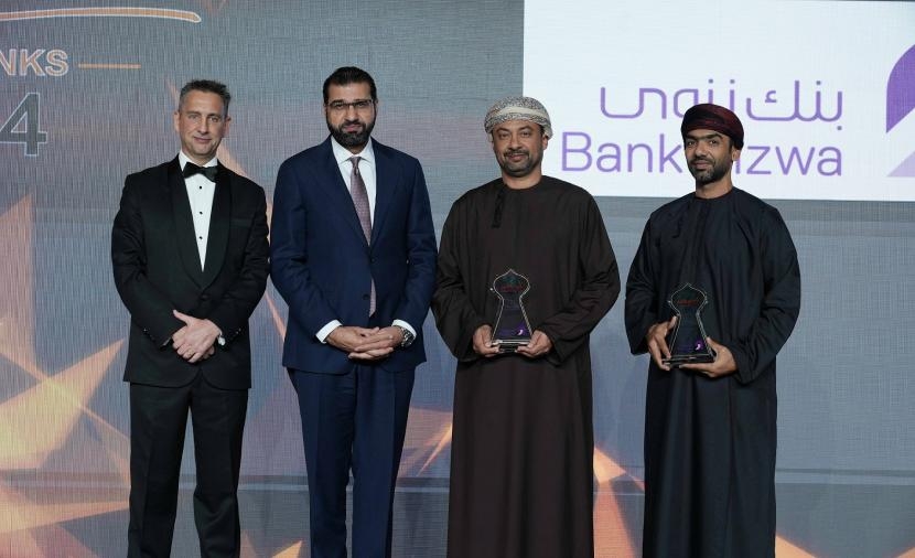 بنك نزوى يحصد جوائز مرموقة من "IFN" في التميز والابتكار والمسؤولية الاجتماعية