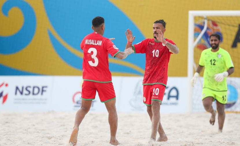 "أحمر الشواطئ" يتأهب لمواجهة ماليزيا