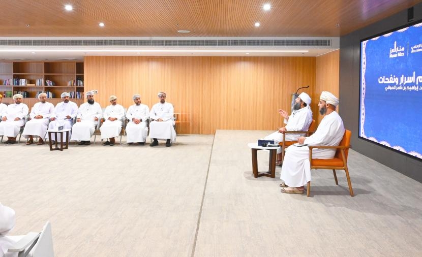 الدكتور إبراهيم الصوافي يُحاضر حول "آيات الصوم: أسرار ونفحات" لموظفي "العز الإسلامي"