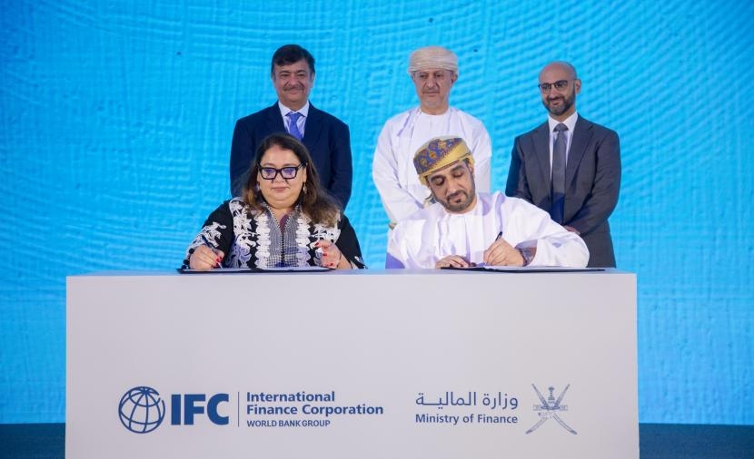 "الوطنية للتمويل" توقع اتفاقية استراتيجية مع مؤسسة "IFC" الدولية