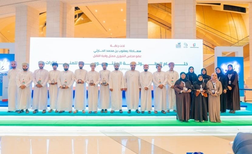 40 متناظرًا يقدمون أداءً فكريًا ومهاريًا متميزًا في "البطولة المفتوحة للمناظرات"