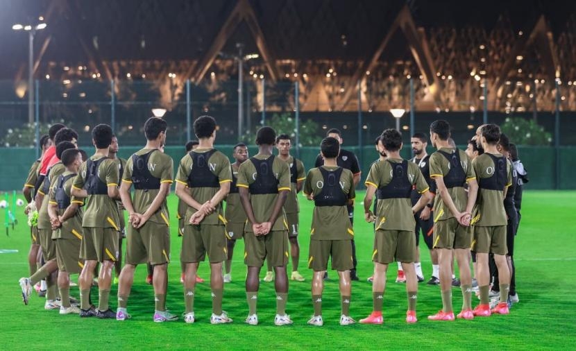 "الأحمر" الناشئ في مواجهة "الفرصة الأخيرة" أمام إيران بمنافسات "كأس آسيا".. اليوم