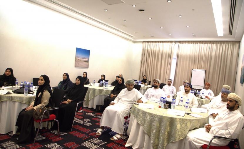 ورشة عمل حول "الإتيكيت والبروتوكول الدولي" بجامعة صحار
