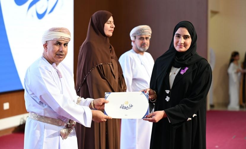 بمناسبة "يوم المعلم".. تكريم 194 من أعضاء الهيئة التدريسية في الظاهرة
