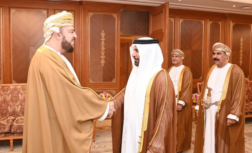 نيابة عن جلالة السلطان.. السيد أسعد يودع السفير الإماراتي